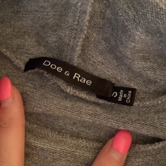 Doe & Rae grey sweatshirt poncho - Picture 3 of 4